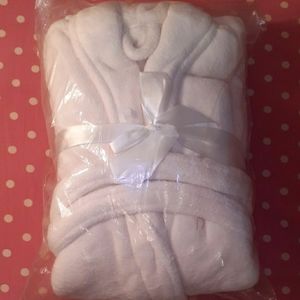 Beautiful Pure White Plush Bath Robe